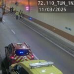 Ce lundi matin, un accident sur l’A50 en direction de Marseille a entraîné la fermeture temporaire du tunnel de Toulon, provoquant d’importants embouteillages. La situation a finalement été résolue à 9h36, permettant la réouverture du tunnel et un retour progressif à la normale. Des bouchons et de l’exaspération L’incident, survenu après la sortie n°17 Toulon Centre, a rapidement paralysé le trafic aux heures de pointe. De nombreux automobilistes se sont retrouvés bloqués sur l’axe reliant Toulon à Marseille, une situation devenue presque habituelle pour certains. « Comme d’habitude, un accident et c’est toute la ville qui est à l’arrêt », peste Damien, un habitant de La Seyne-sur-Mer. « J’ai mis 45 minutes pour parcourir 5 kilomètres, c’est infernal. » Sur les réseaux sociaux, les réactions ne se sont pas fait attendre. « Impossible d’aller bosser à l’heure, toujours le même scénario sur l’A50 », déplore une internaute. D’autres ironisent sur la récurrence des incidents dans le tunnel : « Un matin sans embouteillage à Toulon ? Ça n’existe pas ! » Un axe routier stratégique souvent sous tension Le tunnel de Toulon, passage clé entre l’ouest et l’est du département, est régulièrement sujet à des ralentissements en raison d’accidents ou d’une circulation dense. Malgré sa réouverture rapide ce matin, la gestion du trafic sur cet axe continue d’alimenter les débats. Pour certains Varois, il devient urgent de trouver des alternatives viables pour fluidifier la circulation, notamment en renforçant les solutions de transport en commun.