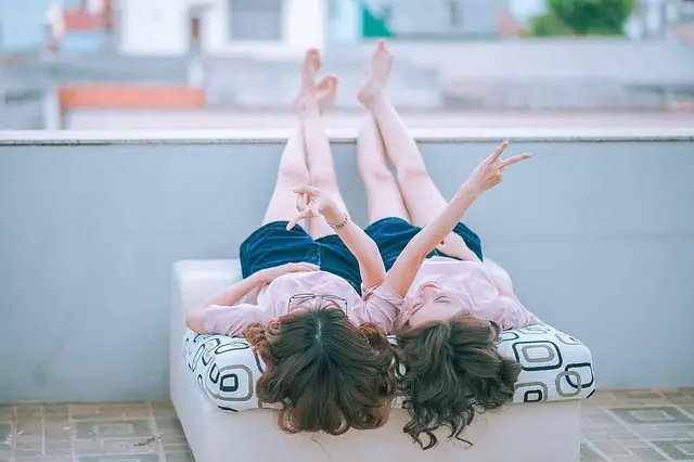 jeunes femmes non hétérosexuelles
